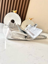 Load image into Gallery viewer, CC1170 Classic Handbag / HIGHEST QUALITY VERSION / 6 × 9.9 × 2.5 in