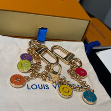 Load image into Gallery viewer, JW1016 LV Confetti Chain Bag Charm