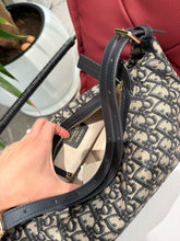 Load image into Gallery viewer, DR520 Small D-Journey Bag / 10x5.75x5.5nches