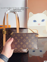 Load image into Gallery viewer, LB1086 Piano / 9.8 x 10.6 x 4.5 inches