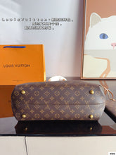 Load image into Gallery viewer, LB1086 Piano / 9.8 x 10.6 x 4.5 inches