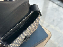 Load image into Gallery viewer, MBG074 Small Saddle Messenger Bag with Flap / 9x7x2.5inches