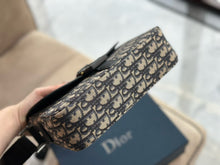 Load image into Gallery viewer, MBG074 Small Saddle Messenger Bag with Flap / 9x7x2.5inches