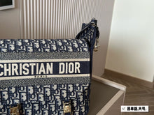 Load image into Gallery viewer, DR521 Small/Medium Diorcamp Bag