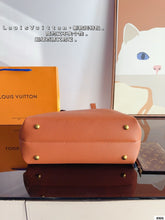 Load image into Gallery viewer, LB1087 Piano / 9.8 x 10.6 x 4.5 inches