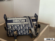 Load image into Gallery viewer, DR521 Small/Medium Diorcamp Bag