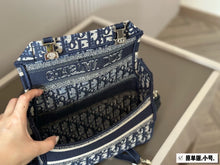 Load image into Gallery viewer, DR521 Small/Medium Diorcamp Bag