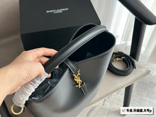 Load image into Gallery viewer, YSK370 LE 37 Small/Large in Shiny Leather