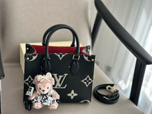 Load image into Gallery viewer, LB1088 OnTheGo PM / 9.8 x 7.5 x 4.5 inches