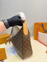 Load image into Gallery viewer, LB1555 Louis Vuitton Slouchy Underarm Bag / Large 40×28 cm & Medium 33×22 cm