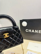Load image into Gallery viewer, CC1477 Chanel 24K Kelly Chain Bag / 20×14 cm