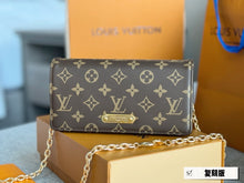 Load image into Gallery viewer, LB977 Wallet On Chain Lily / 8.1 x 4 x 1.4 inches