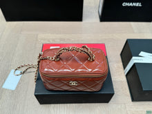 Load image into Gallery viewer, CC1041 Clutch with Chain / 3.7 × 6.2 × 3.1 in