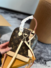 Load image into Gallery viewer, LB978 Alma Backpack / 5.9 x 7.9 x 3.9 inches