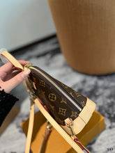 Load image into Gallery viewer, LB978 Alma Backpack / 5.9 x 7.9 x 3.9 inches