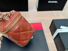 Load image into Gallery viewer, CC1041 Clutch with Chain / 3.7 × 6.2 × 3.1 in