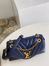 Load image into Gallery viewer, LB803 New Wave Chain Bag MM / HIGHEST QUALITY VERSION / 9.4 x 5.5 x 3.5 inches