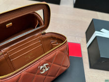 Load image into Gallery viewer, CC1041 Clutch with Chain / 3.7 × 6.2 × 3.1 in