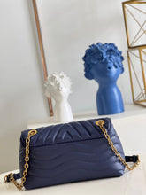 Load image into Gallery viewer, LB803 New Wave Chain Bag MM / HIGHEST QUALITY VERSION / 9.4 x 5.5 x 3.5 inches