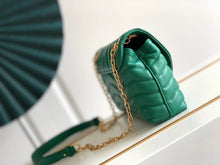 Load image into Gallery viewer, LB805 New Wave Chain Bag MM / HIGHEST QUALITY VERSION / 9.4 x 5.5 x 3.5 inches