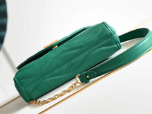 Load image into Gallery viewer, LB805 New Wave Chain Bag MM / HIGHEST QUALITY VERSION / 9.4 x 5.5 x 3.5 inches