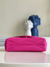 Load image into Gallery viewer, LB806 New Wave Chain Bag MM / HIGHEST QUALITY VERSION / 9.4 x 5.5 x 3.5 inches