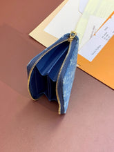 Load image into Gallery viewer, LB927 Zippy Coin Purse / 4.3 x 3.3 x 0.8 inches / HIGHEST QUALITY VERSION