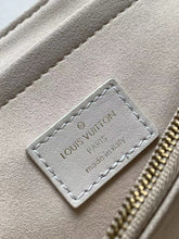 Load image into Gallery viewer, LB808 New Wave Chain Bag MM / HIGHEST QUALITY VERSION / 9.4 x 5.5 x 3.5 inches