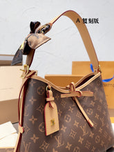 Load image into Gallery viewer, LB809 CarryAll PM / 11.4 x 9.4 x 4.7 inches