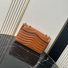 Load image into Gallery viewer, CC1482 Chanel 2026B / HIGHEST QUALITY VERSION / 16×25.5×7 cm