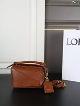 Load image into Gallery viewer, LWE055 LOEWE Puzzle Featherlight Geometric Bag / M 24×15 cm | S 17×11 cm