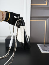 Load image into Gallery viewer, CC1484 Chanel 26P Classic Quilted Chain Bag / M 23×19 cm | S 20×14 cm