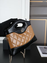 Load image into Gallery viewer, CC1485 Chanel 26P Classic Quilted Chain Bag / M 23×19 cm | S 20×14 cm