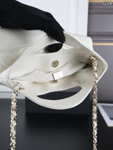 Load image into Gallery viewer, CC1487 Chanel 26P Classic Quilted Chain Bag / M 23×19 cm | S 20×14 cm