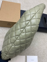 Load image into Gallery viewer, YSK441 ICARE Hobo in Quilted Nappa / 11.8–18.5" x 12" x 0.8–4.7" / HIGHEST QUALITY VERSION