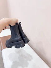 Load image into Gallery viewer, SE1514 PRADA Monolith Brushed Leather Chelsea Boots / Size5-10