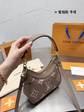 Load image into Gallery viewer, LB814 Bagatelle / 9.4 x 7.1 x 2.8 inches