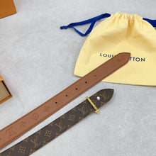 Load image into Gallery viewer, BL247 LV Flowergram 30mm Reversible Belt