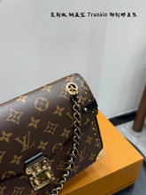 Load image into Gallery viewer, LB1277 Trunkie / 10.6 x 6.3 x 3.1 inches