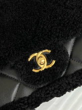 Load image into Gallery viewer, CC1044 Mini/Small Flap Bag / HIGHEST QUALITY VERSION MATERIAL