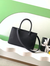 Load image into Gallery viewer, CC1490 Chanel Cerf Medium Tote / HIGHEST QUALITY VERSION / 24×36×14cm