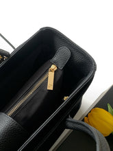 Load image into Gallery viewer, CC1490 Chanel Cerf Medium Tote / HIGHEST QUALITY VERSION / 24×36×14cm