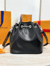 Load image into Gallery viewer, LB1281 Noé Cargo / 8.7 x 9.4 x 6.3 inches / HIGHEST QUALITY VERSION