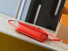 Load image into Gallery viewer, LB1104 Vavin Chain Wallet / 8.4x4.9x2inch