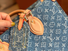 Load image into Gallery viewer, LB935 OnTheGo MM / 13.8 x 10.6 x 5.5 inches