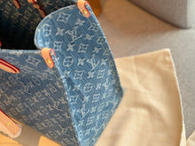 Load image into Gallery viewer, LB935 OnTheGo MM / 13.8 x 10.6 x 5.5 inches