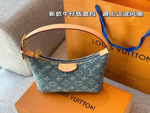 Load image into Gallery viewer, LB934 Hills Pochette / 7.3 x 4.3 x 2.6 inches