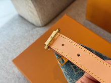 Load image into Gallery viewer, LB934 Hills Pochette / 7.3 x 4.3 x 2.6 inches