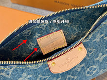 Load image into Gallery viewer, LB934 Hills Pochette / 7.3 x 4.3 x 2.6 inches