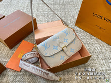 Load image into Gallery viewer, LB933 Diane / 9.4 x 5.9 x 3.5 inches